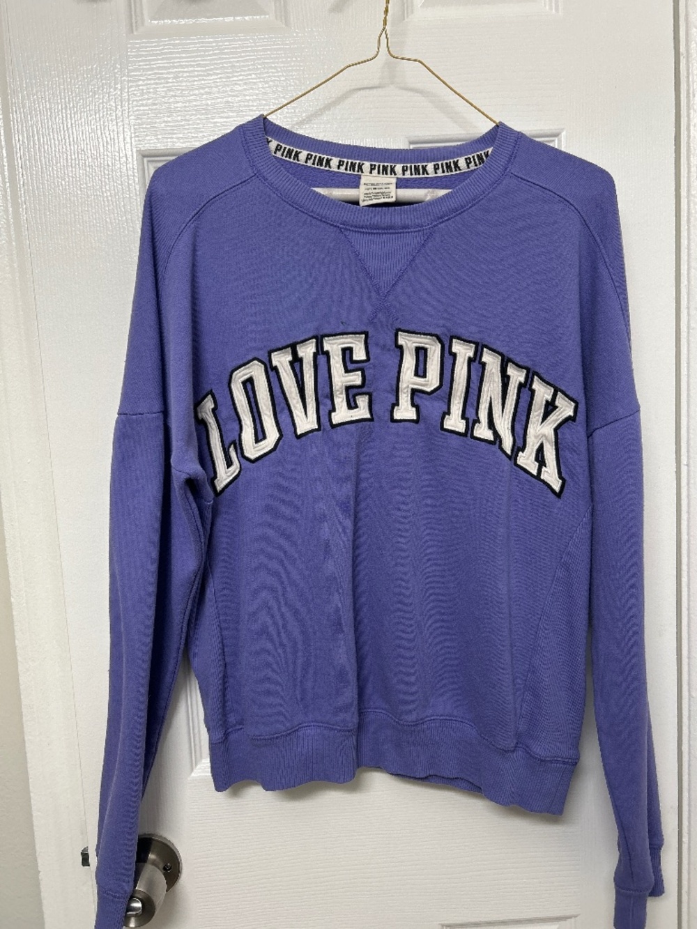 pink sweatershirt